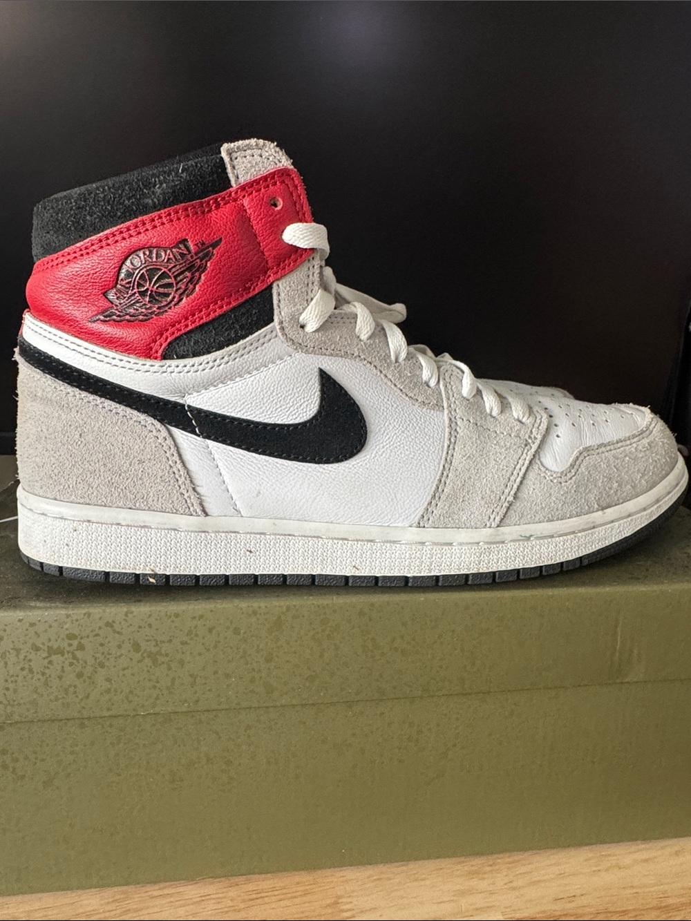 Jordan 1 Retro High Light Smoke Grey
